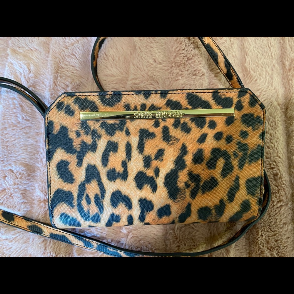 Steve Madden crossbody leopard